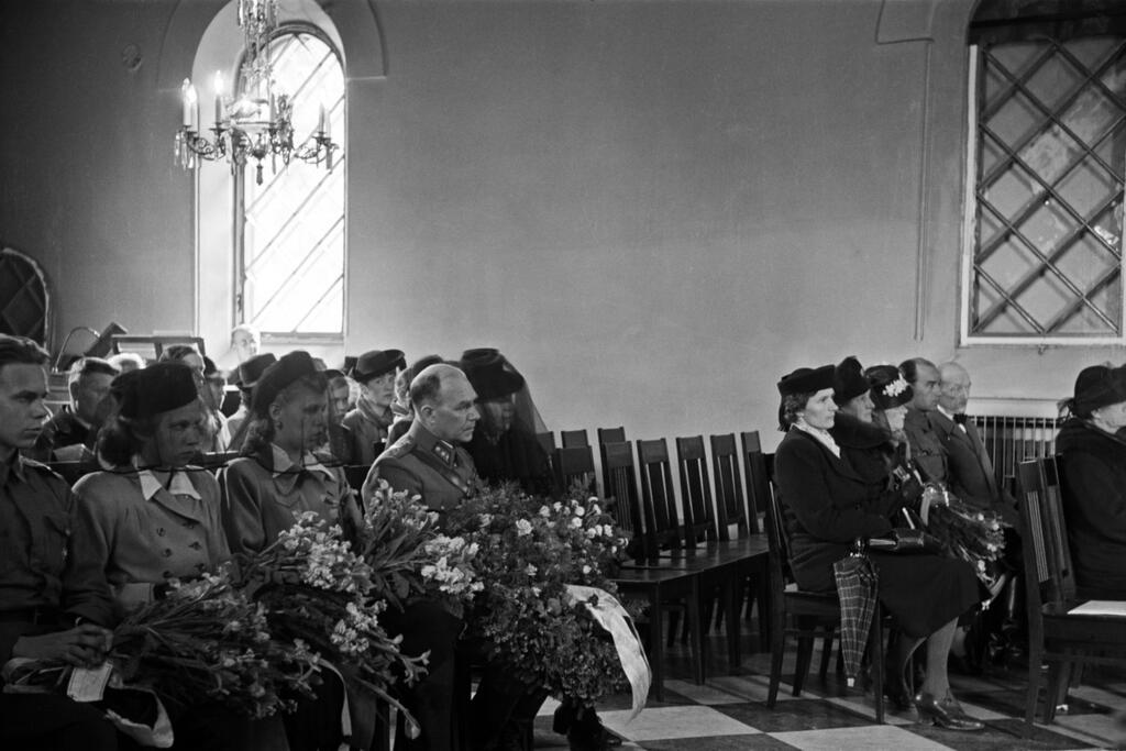 August Adolf Eklundin ruumiinsiunaus 29.6.1944. Kuvaaja: Helsingin kaupunginmuseo / Väinö Aleksi Kannisto