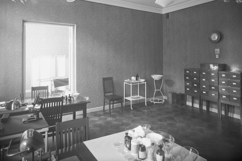 Åren 1905–1960 fanns det på Gumböle gård ett sjukhus för veneriska sjukdomar (”Kuppala”). Fram till 1947 fungerade sjukhuset uteslutande som tvångsvårdsplats för prostituerade kvinnor. Foto: Museiverket / Pietinen