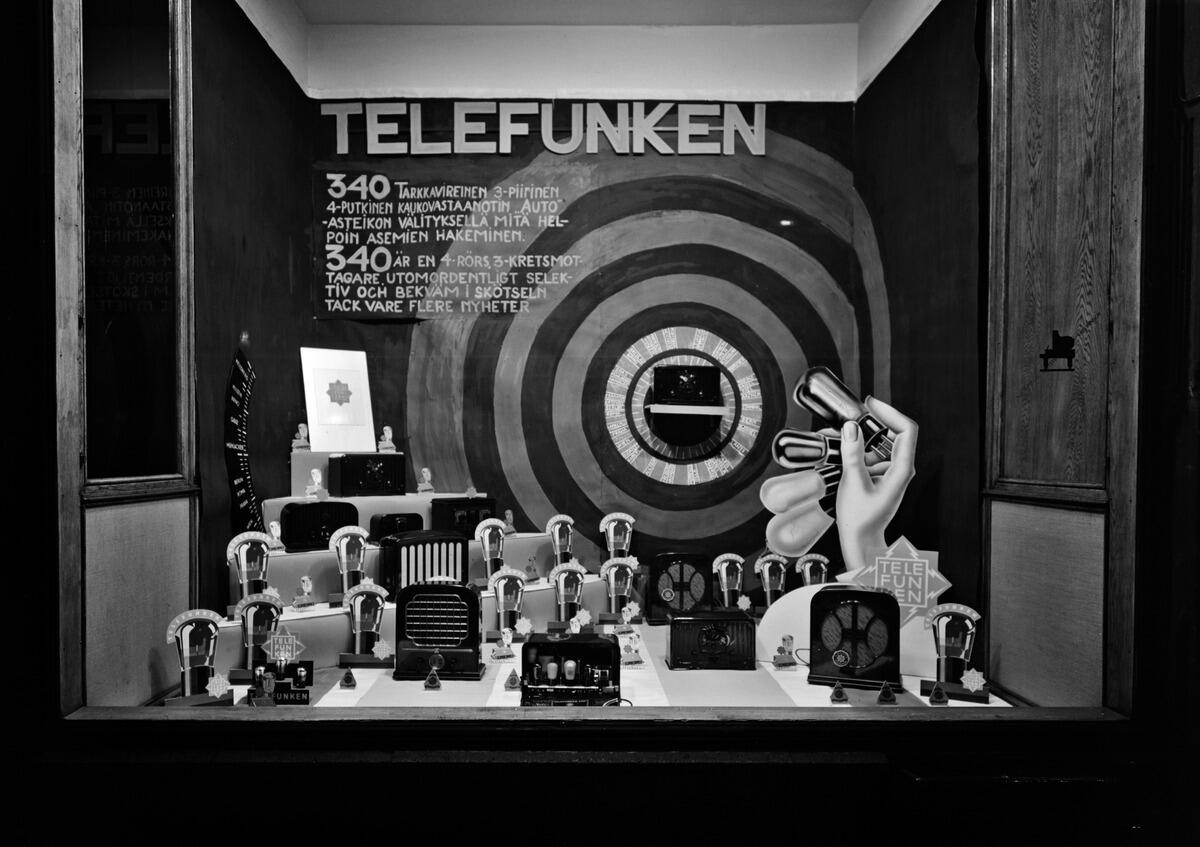 Telefunken-radioita näyteikkunassa vuonna 1931