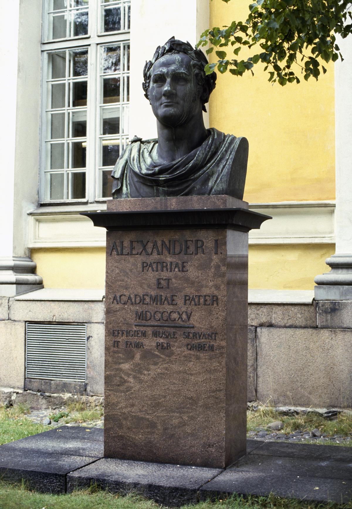Bust of Emperor Alexander I in the courtyard of the University of Helsinki library. The bust was sculpted by the Russian artist Ivan Martos. The sculpture was first placed in the main hall of the Imperial Academy of Turku in 1814, from where it was transferred in 1832 to the festive hall of the brand new University of Helsinki. Today, the statue is in storage at the Helsinki University Museum and its new location has not been decided. Photo: Helsinki City Museum / Jan Alanco