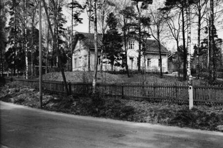 Oulunkylän ruotsinkielinen kansakoulu, Mikkolantie 25