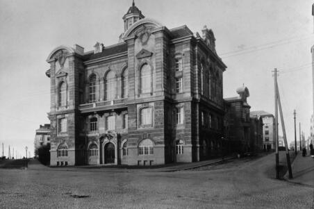 Aleksanterin kymnaasi, Arkadiankatu 7 - Nervanderinkatu 2
