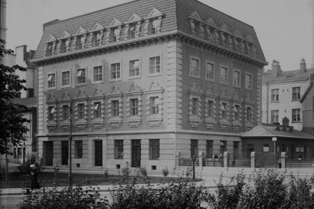 Merimiehenkatu 11