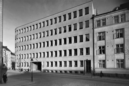 Suomalaisen yhteiskoulun uusi koulurakennus Nervanderinkadulla