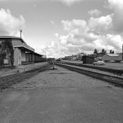 Herttoniemen teollisuusalueen tavara-asema 1970-luvulla. Junaliikenne Herttoniemeen lopetettiin vuonna 1992.