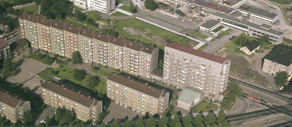 Vallila, Hermanni. Mäkelänkadun ja Hämeentien risteys. Kuvan yläreunassa Eläinlääketieteellisen korkeakoulun (myöh. eläinlääketieteellinen tiedekunta) rakennuksia.
