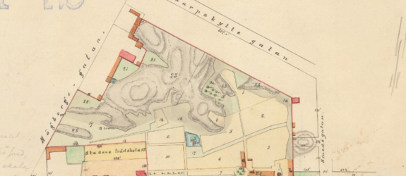 Karttaan on merkitty Korkeavuorenkatu, Tarkka-ampujankatu ja Ratakatu ja näiden väliin jäävä kortteli.