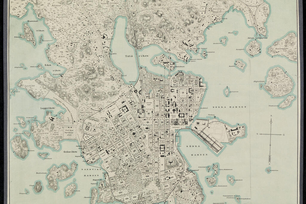 Den första hamnbanan gick från Böle till Sörnäs hamn redan på 1860-talet, och i början av 1890-talet byggdes en hamnbana från Tölö godsstation längs stranden via Södra hamnen till Skatuddens hamn. Foto: Helsingfors stadsmuseum