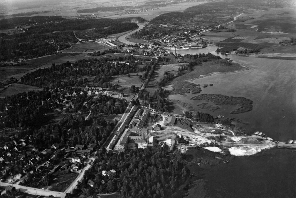 Majstad och Gammelstaden år 1931. i förgrunden syns Arabias fabrik och Gammelstadsviken.  Foto: Helsingfors stadsmuseum / Somersalo