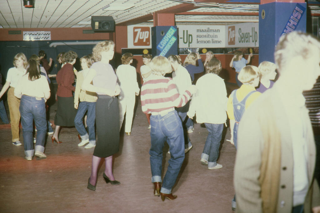 Kasarmitorilla toiminut Casino-limudisko 1970–80-lukujen vaihteessa.  Kuvaaja: Museovirasto / Arvo Vatanen