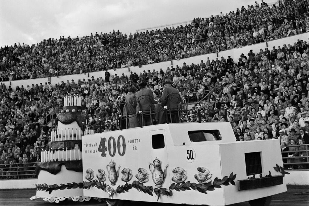 Helsingin 400-vuotisjuhlat. Juhlakulkue 11.6.1950. Stadion 50. Täytämme 400 vuotta.