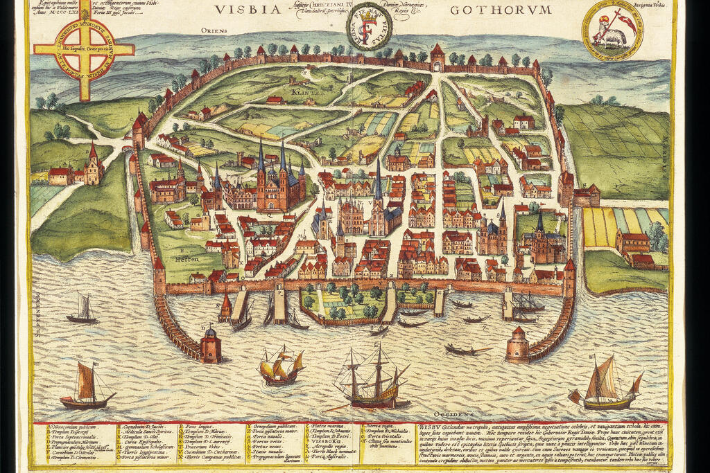 Visby Braun et Hogenbergin kaupunkiatlaksessa Civitates Orbis Terrarum (1572). Visby oli Itämeren tärkeimpiä merirosvokeskuksia 1400-luvulla. Myös suomalaisaluksia kaapattiin sen lähivesillä.  Kuvaaja: Mikko Huhtamies