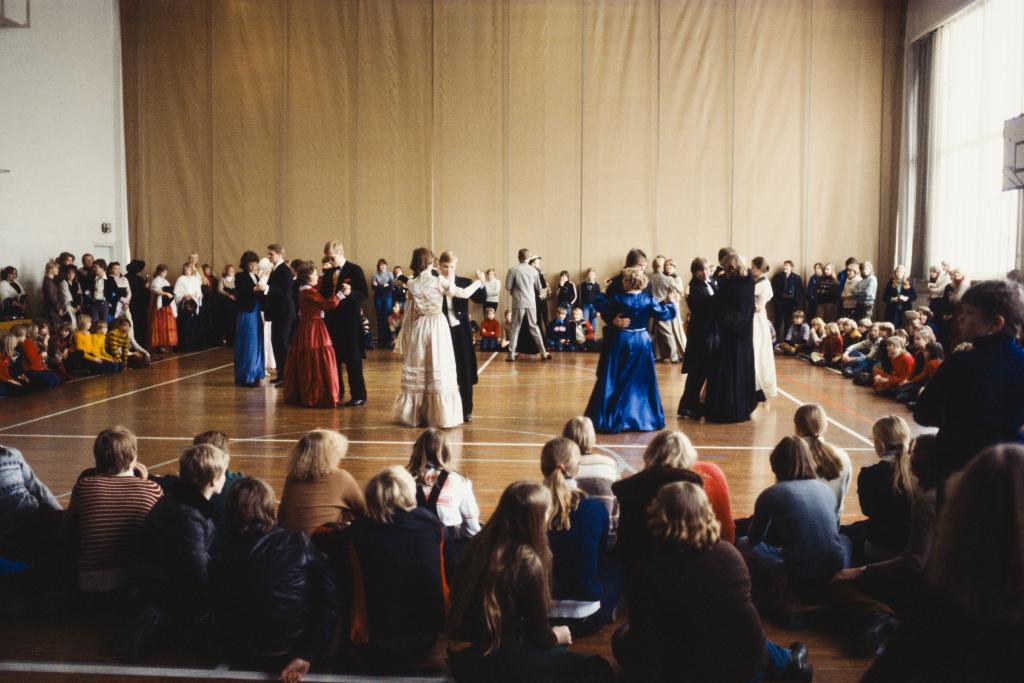 Vanhojen tanssit vuonna 1977. Kuvaaja: Tuntematon kuvaaja / Helsingin kaupunginmuseo