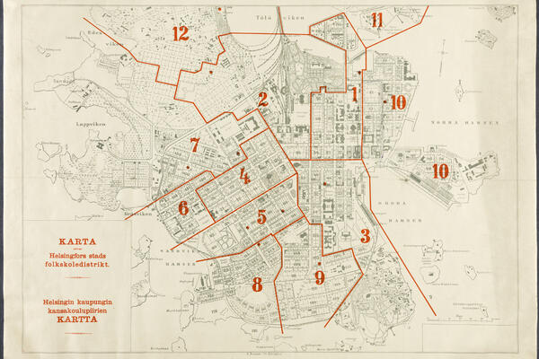 Helsingfors stads folkskoledistrikt 10-12 och 14-16. Skolorna har markerats med röda prickar, deras elevantagningsområden med röda streck.