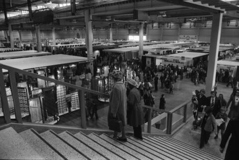 Rautatieläisenkatu 3. Näkymä Helsingin Messukeskuksesta messujen aikaan.