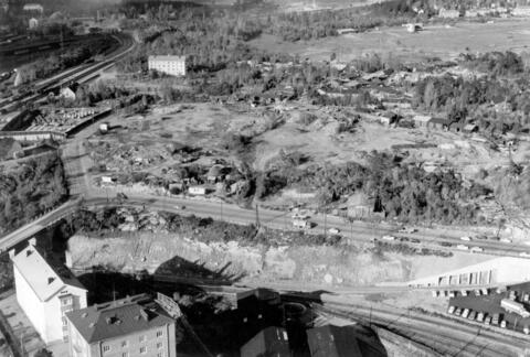 Ilmakuvassa näkyy, että Pasilan itäpuolta ei ole vielä rakennettu.