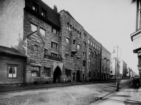 Nylandsgatan 10 och 12, förlagsaktiebolag Otavas hus i grå granit