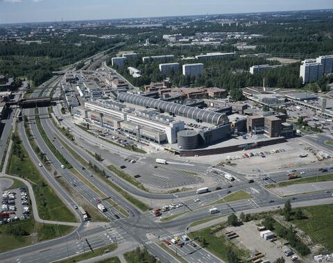 Köpcentret Östra Centrum på flygbild år 1994 efter färdigställandet av ombyggnaden.