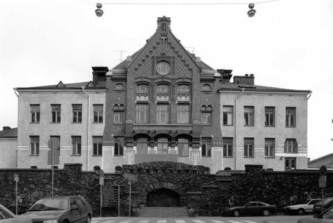 Gustaf Nyströmin suunnittelema kivirakennus osoitteessa Siltavuorenpenger 5