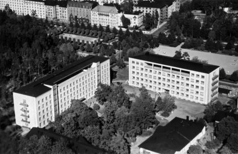 Ilmakuvassa Kivelän sairaalan rakennuksia ja lähikortteleita.