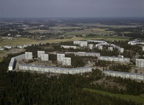 Ilmakuva Pihlajamäen kerrostaloista vuodelta 1964.