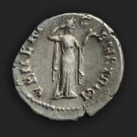 Romersk denar. På åtsidan finns ett porträtt av Sabina, kejsare Hadrianus fru. På myntets baksida finns en bild av gudinnan Venus. Texten VENERI GENETRICI hänvisar till gudinnan som modersfigur och stammoder för kejsardömets grundare Julius Caesars släkt.