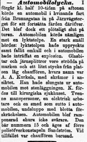 Tidningsnotis om en bilolycka.