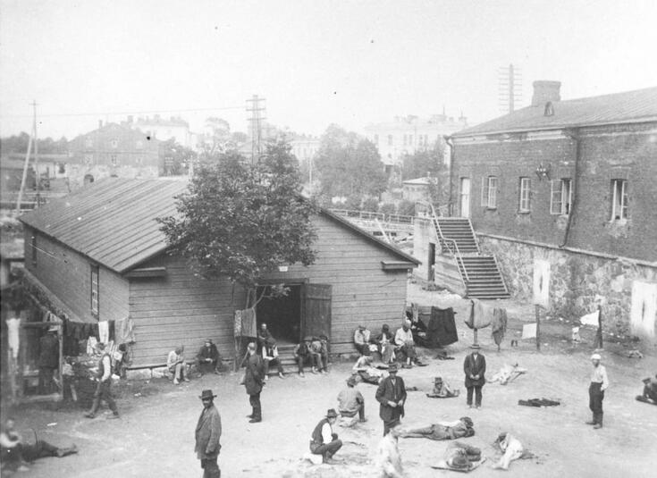 Gårdsplanen till fånglägret på Sveaborg.