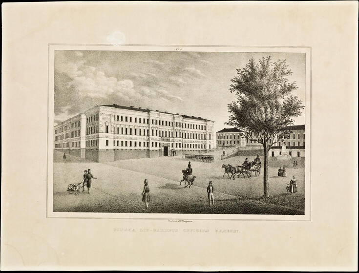 Kaartin kasarmi nähtynä torin Fabianinkadun puoleiselta sivulta (koillisesta). Oikealla Kasarmikadun terassi, jossa teurastajilla kaupparakennuksensa. Torilla mm. marssiva sotilasosasto, hevosrattaat ja ratsastaja.