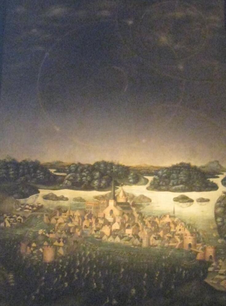 Kuva taulusta, joka esittää Tukholman kaupunkia 1500-luvulla. Kaupungin yläpuolella näkyy haloilmiö.