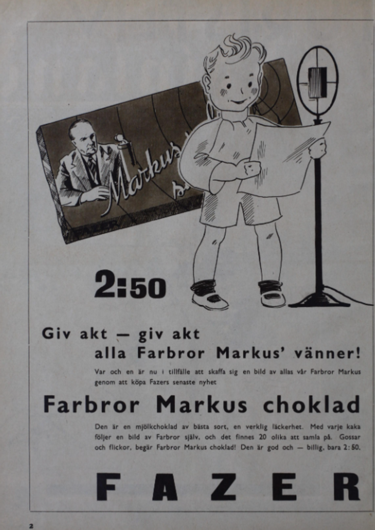 Chokladreklam med en tecknad bild av ett barn som står med ett papper i handen vid en mikrofon. I bakgrunden syns en chokladförpackning som pryds av en tecknad bild av en man vid ett bord.