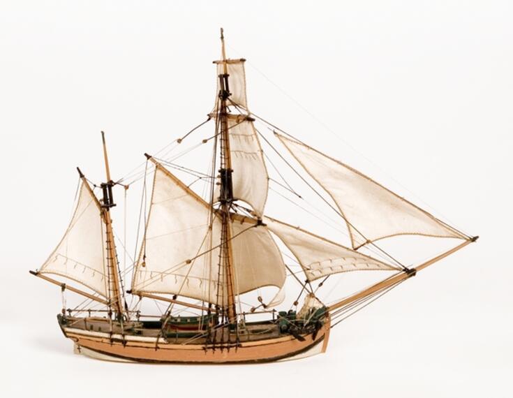 Bild av en miniatyrmodell av ett gammalt segelfartyg