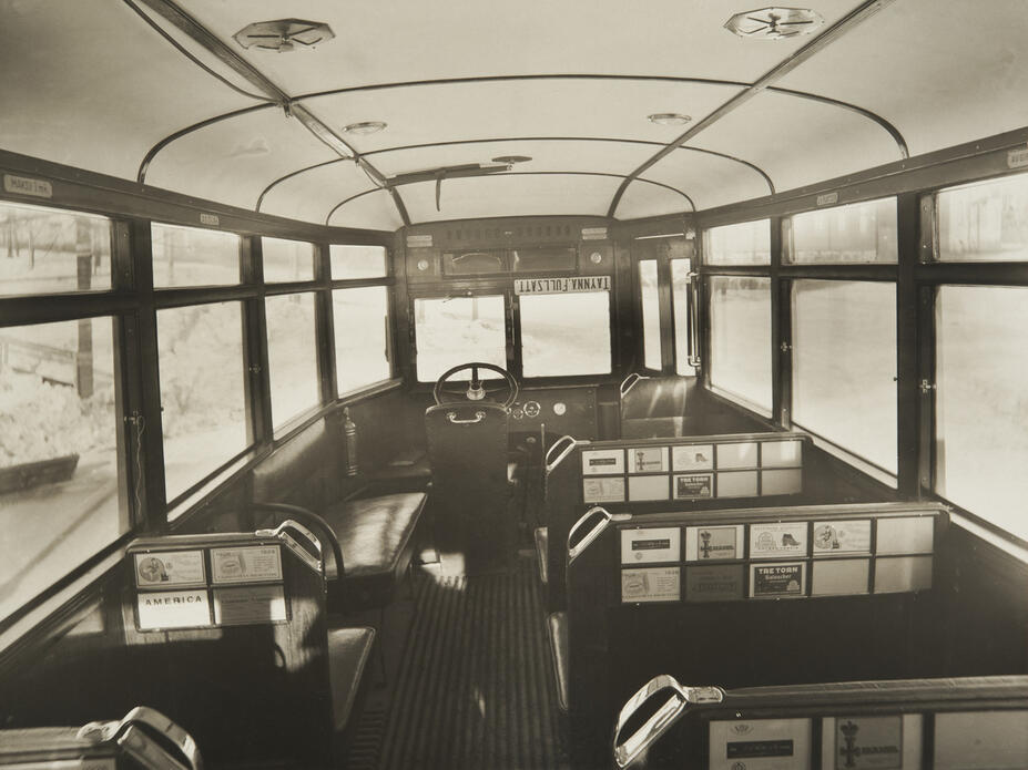 Reo-merkkisen linja-auton sisustaa 1928