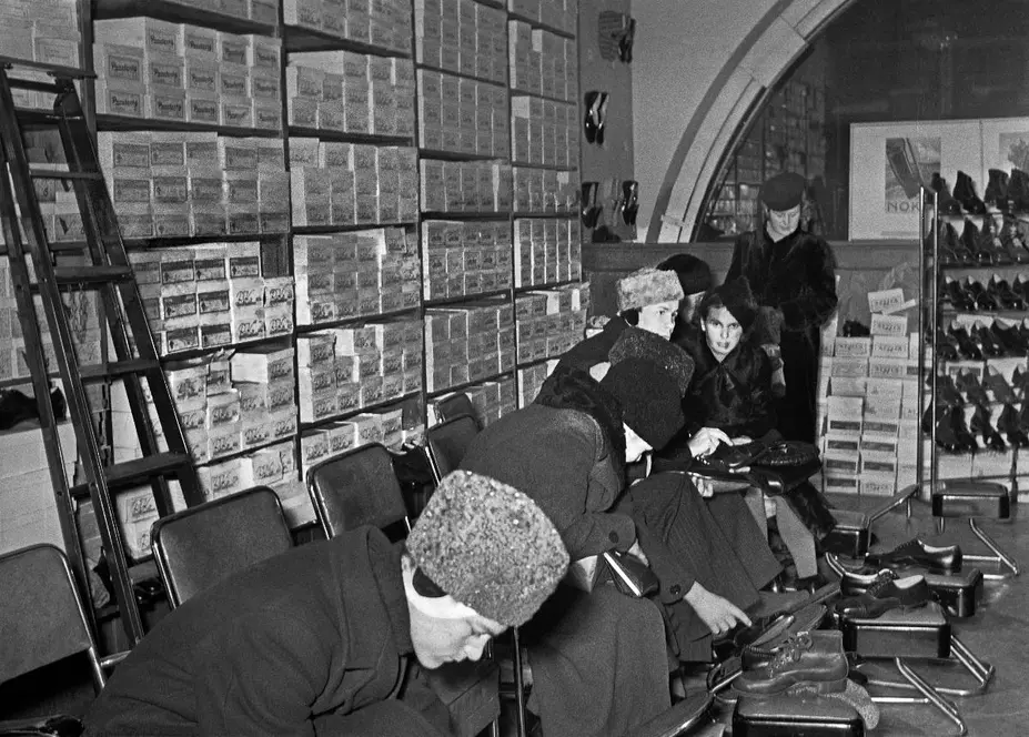 Kenkäkaupassa 31.1.1941
