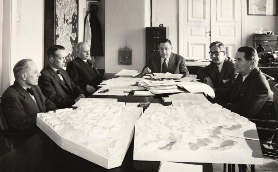Helsingin kaupungin Saneerauskomitea vuonna 1953