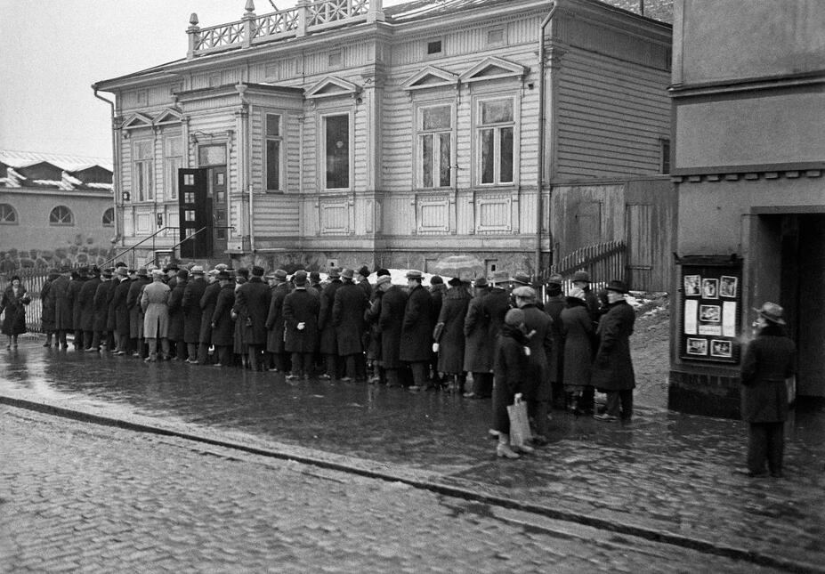 Oy Alkoholiliike Ab:n myymälät aukeavat