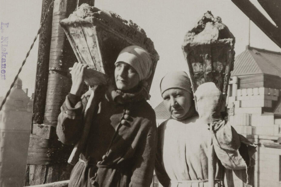 Kvinnor på en byggarbetsplats