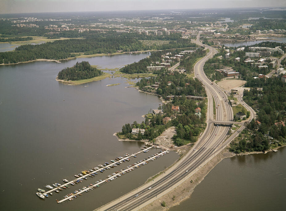 Kulosaaren silta ja Itäväylä