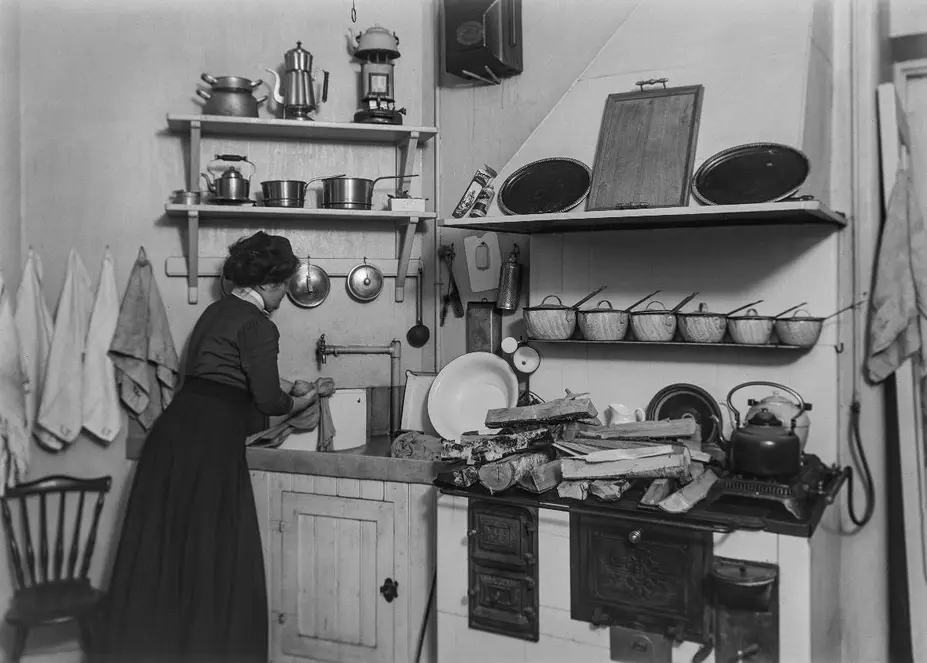 Keittiössä vuonna 1911