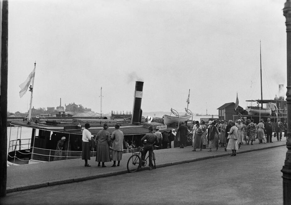 Skärgårdsfartyget s/s Mustikkamaa avgår från Sandviken