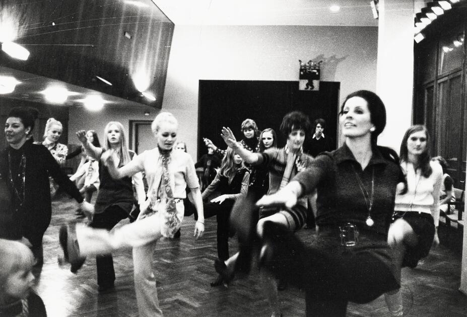 Aira Samulin ohjaamassa ryhmää