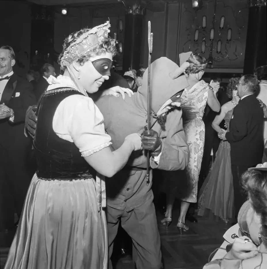 Halloween-juhlat Adlonissa 1957