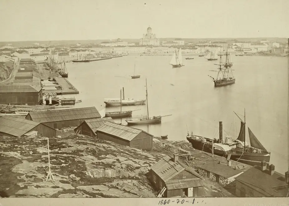 Utsikt från Brunnsparken till hamnen på 1860–70-talet