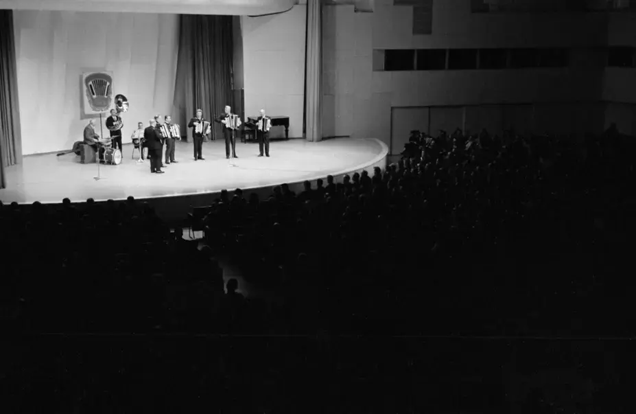 Harmonikkaesitys Kulttuuritalossa