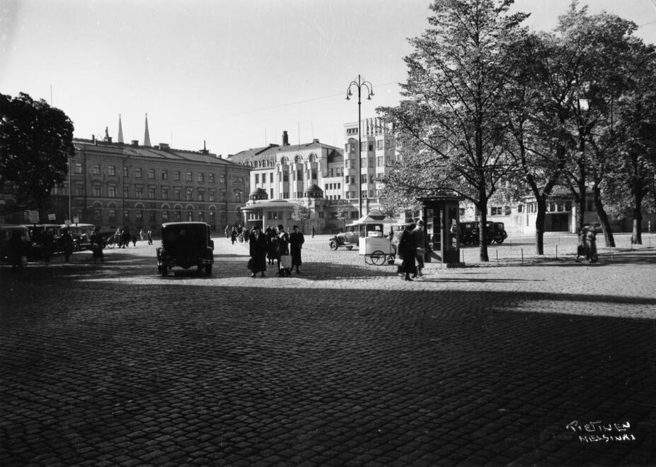 Kaserntorget och Gardets saluhall på 1930-talet