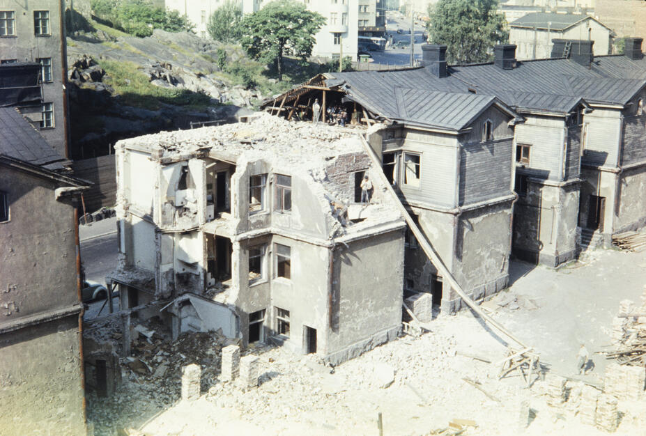 Rivningsarbeten på Vilhemsbergsgatan