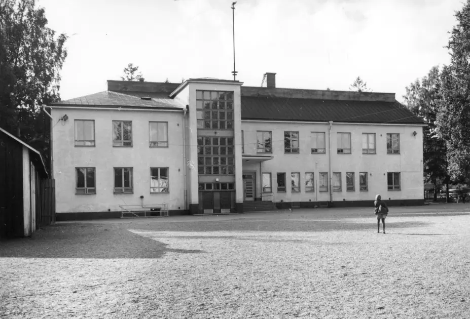 Tapanilan kansakoulu Päivöläntiellä