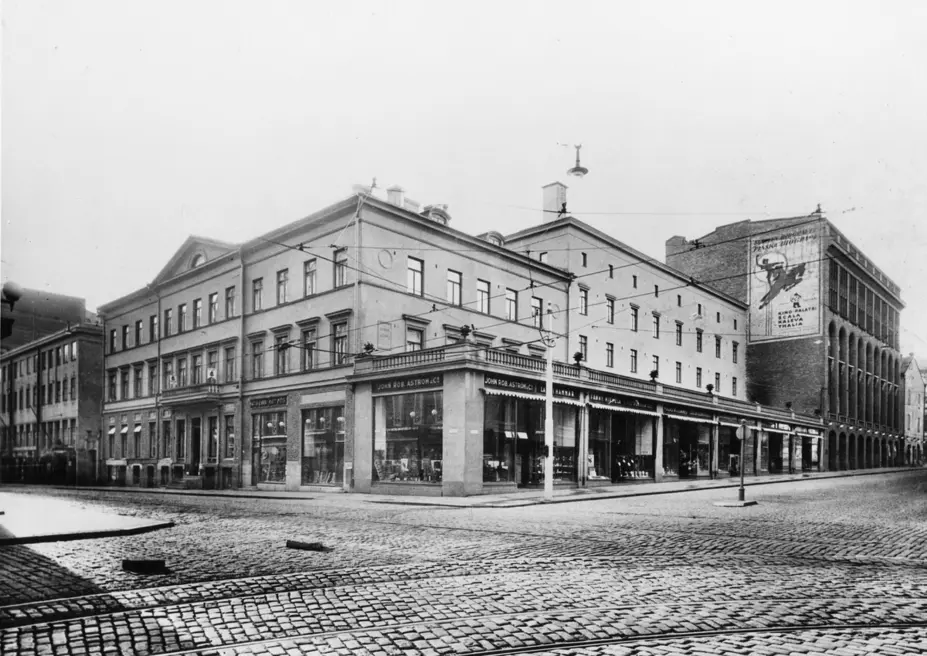 Keskuskadun ja Aleksanterinkadun kulma 1929