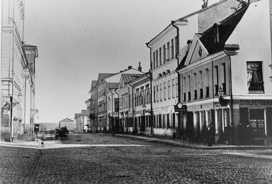 Aleksanterinkadun alkupäätä 1870
