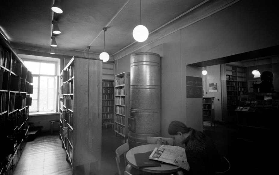 Vanhassa Töölön sivukirjastossa